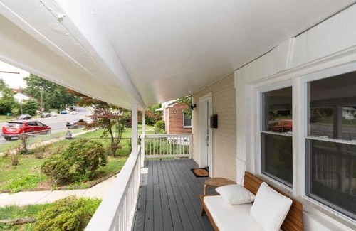 Takoma Park Apartment | 139 m² Apartment ∙ 4 bedrooms ∙ 12 guests