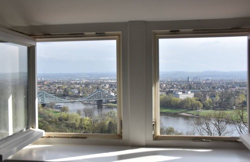 Loschwitz Apartment | 139 m² Apartment ∙ 1 bedroom ∙ 4 guests