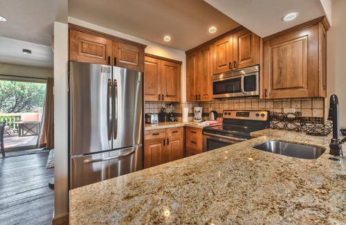 Park Meadows Condo | 139 m² Condo ∙ 3 bedrooms ∙ 10 guests