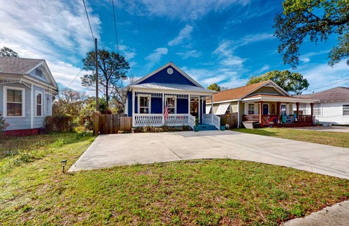 East Hill House | 139 m² House ∙ 2 bedrooms ∙ 4 guests