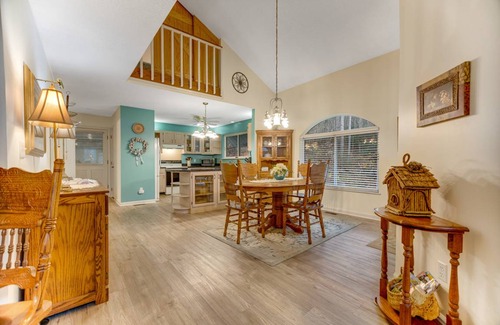 Whittier House | 139 m² House ∙ 2 bedrooms ∙ 4 guests
