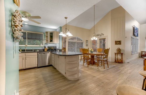 Whittier House | 139 m² House ∙ 2 bedrooms ∙ 4 guests
