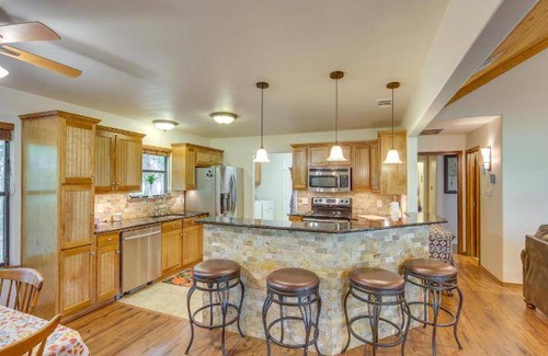 Wills Point House | 139 m² House ∙ 2 bedrooms ∙ 6 guests