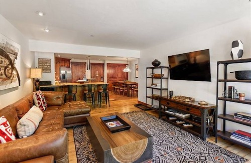 Downtown House | 139 m² House ∙ 3 bedrooms ∙ 6 guests