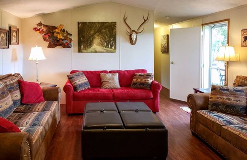 Dornsife House | 139 m² House ∙ 3 bedrooms ∙ 9 guests