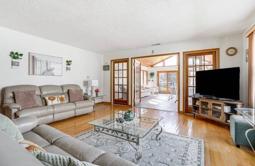 Paw Paw Lake House | 139 m² House ∙ 4 bedrooms ∙ 10 guests
