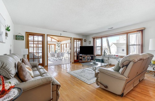 Paw Paw Lake House | 139 m² House ∙ 4 bedrooms ∙ 10 guests