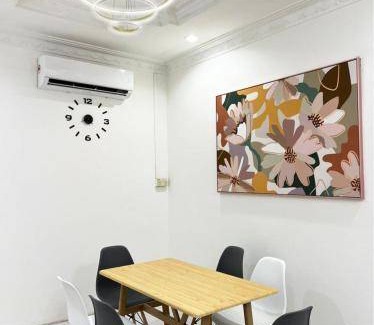 Penampang House | 139 m² House ∙ 3 bedrooms ∙ 7 guests