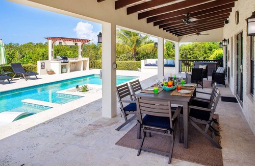 Long Bay House | 139 m² House ∙ 2 bedrooms ∙ 5 guests