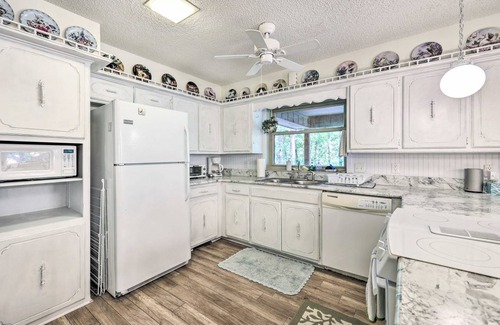 Hot Springs Village Cottage | 139 m² Cabin ∙ 2 bedrooms ∙ 6 guests