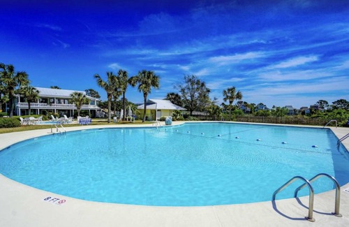 Oceanmarsh Subdivision Cottage | 139 m² Cabin ∙ 3 bedrooms ∙ 6 guests