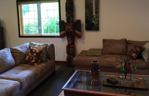 Snohomish Apartment | 14 Acres Of Private Forest - Large 1400 Sq Ft Apt - Mins. From Amenities & Hwy