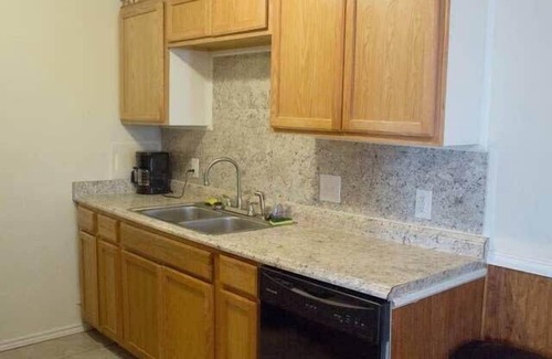 Lawton Apartment | 14% discount for 1 week 22% discount for 1 month