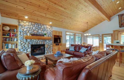 Sunriver House | 14 Goldfinch