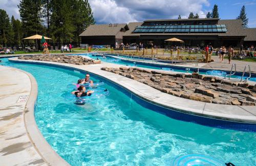 Sunriver House | 14 Goldfinch