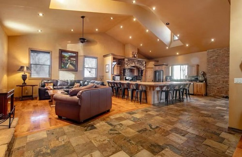 Parowan House | 14 Guests 5BR 2BA Game room and Living