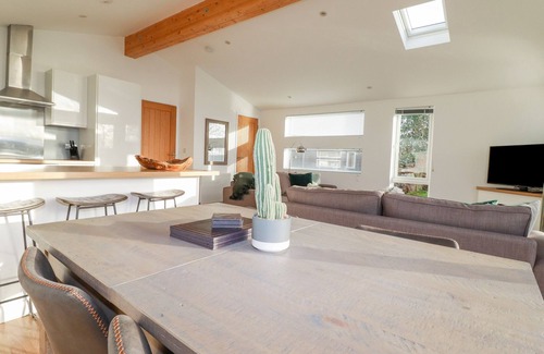Dobwalls Cottage | 14 HORIZON VIEW, pet friendly, luxury holiday cottage in Dobwalls