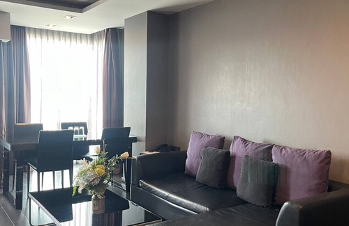 Chom Thong Hotel | 14 Living