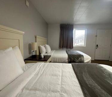Frontier Hotel | 14 m² Motel ∙ 5 guests