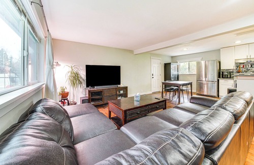 Renton House | 14 Mi to Dtwn Seattle: Sleek Home w/Large Yard
