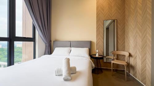 Sungai Penchala Apartment | 14 Mossaz skypool 5mins to 1U and Ikea atEmpire City by Light House