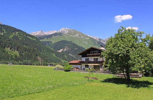 Elbigenalp Apartment | 140 m² Apartment ∙ 2 bedrooms ∙ 6 guests