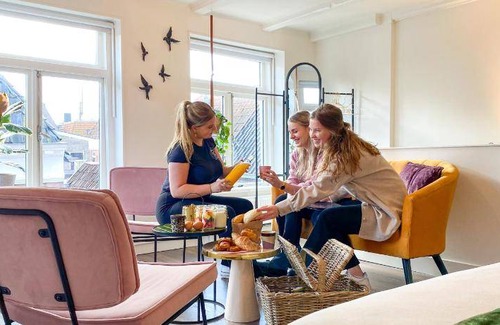 Dokkum Apartment | 140 m² Apartment ∙ 2 bedrooms ∙ 4 guests
