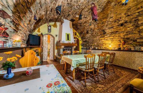 Huzova Bed & Breakfast | 140 m² Bed and breakfast ∙ 8 bedrooms ∙ 17 guests