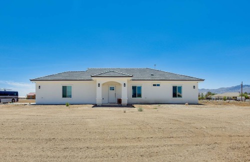 Pahrump Cottage | 140 m² Cabin ∙ 2 bedrooms ∙ 4 guests