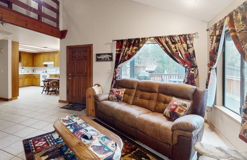 Yosemite Forks Cabin | 140 m² Cabin ∙ 3 bedrooms ∙ 6 guests