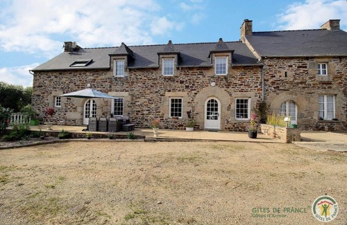 Plenee-Jugon House | 140 m² Gîte ∙ 4 bedrooms ∙ 8 guests