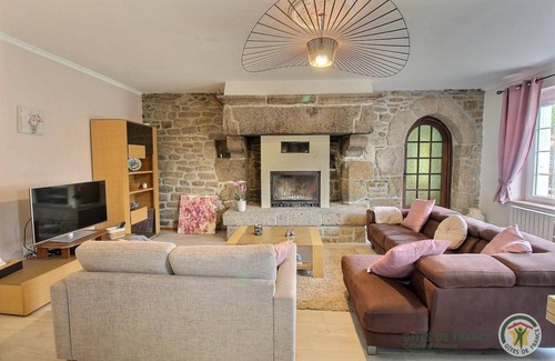 Plenee-Jugon House | 140 m² Gîte ∙ 4 bedrooms ∙ 8 guests