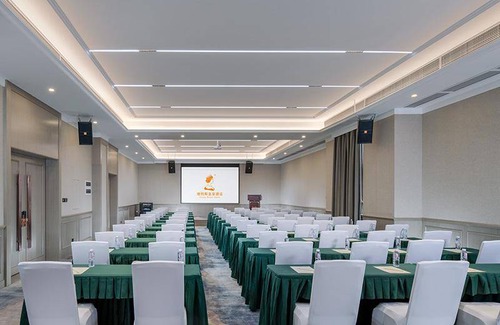 Dongfeng Hotel | 140 m² Hotel ∙ 2 bedrooms ∙ 4 guests