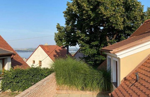 Pavlov House | 140 m² House ∙ 2 bedrooms ∙ 4 guests