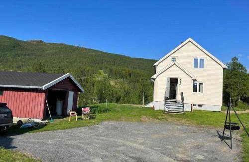Gratangen House | 140 m² House ∙ 3 bedrooms ∙ 6 guests