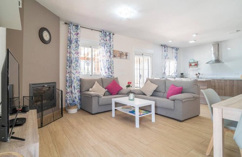 Arenas House | 140 m² House ∙ 4 bedrooms ∙ 8 guests