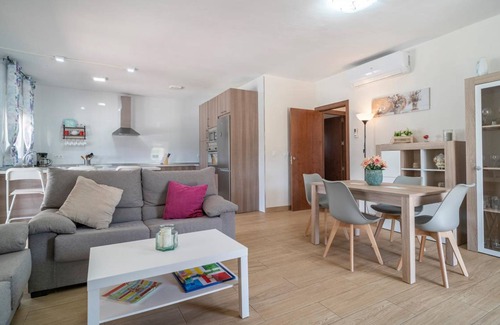 Arenas House | 140 m² House ∙ 4 bedrooms ∙ 8 guests
