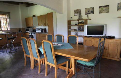 Vredefort House | 140 m² House ∙ 6 bedrooms ∙ 18 guests