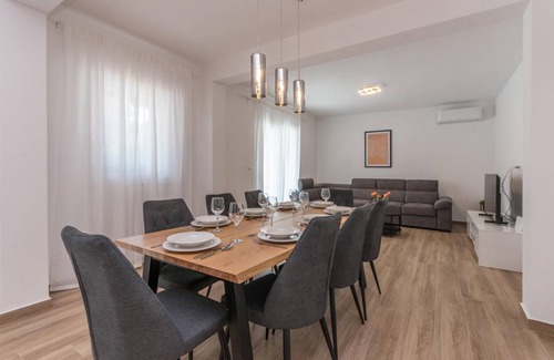 Donje Rastane House | 140 m² House ∙ 4 bedrooms ∙ 8 guests