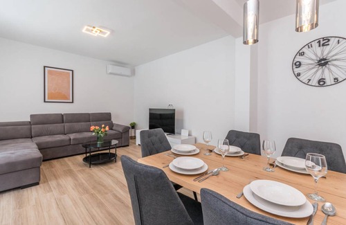 Donje Rastane House | 140 m² House ∙ 4 bedrooms ∙ 8 guests