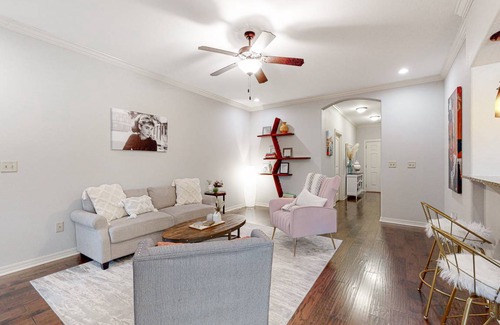 Fayetteville House | 141 m² House ∙ 3 bedrooms ∙ 6 guests