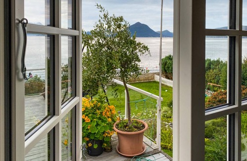 Mauseidvag House | 141 m² House ∙ 4 bedrooms ∙ 10 guests