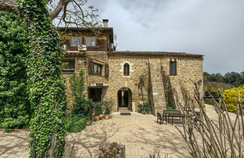 Pujals dels Pagesos House | 1416 m² House ∙ 10 bedrooms ∙ 30 guests