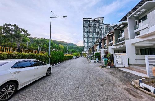 Gelugor House | 142 spacious 3storey 6BR 6bath for big family wedding birthday easy parking