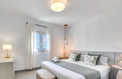 Puerto Banus Apartment | 143 m² Apartment ∙ 3 bedrooms ∙ 6 guests