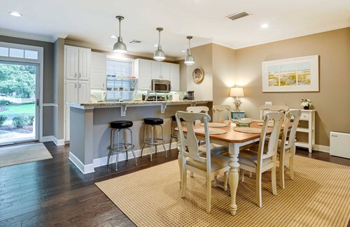 Murrells Inlet Cottage | 143 m² Cabin ∙ 2 bedrooms ∙ 4 guests