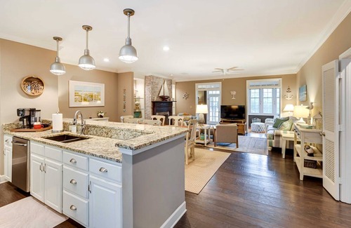 Murrells Inlet Cottage | 143 m² Cabin ∙ 2 bedrooms ∙ 4 guests