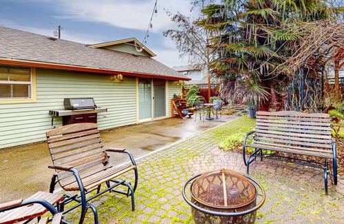 Newberg House | 143 m² House ∙ 3 bedrooms ∙ 6 guests