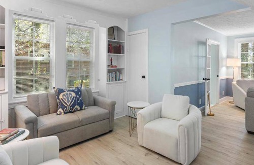 Forest Hills House | 143 m² House ∙ 3 bedrooms ∙ 7 guests