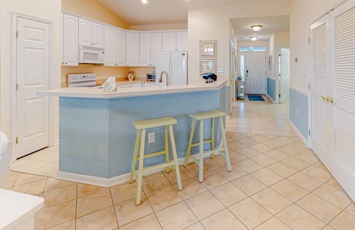 Sunset Island Condo | 144 m² Condo ∙ 3 bedrooms ∙ 6 guests